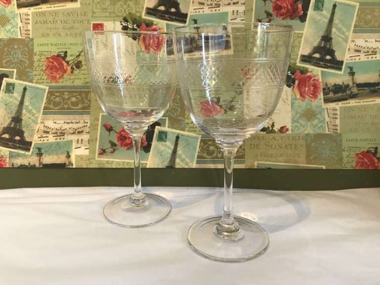 Beautiful new lead-free crystal wine glasses