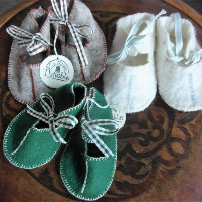 Felt baby shoes in a variety of colours